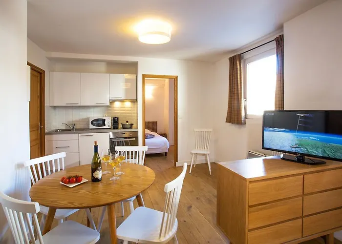 Regina Aparthotel 2*